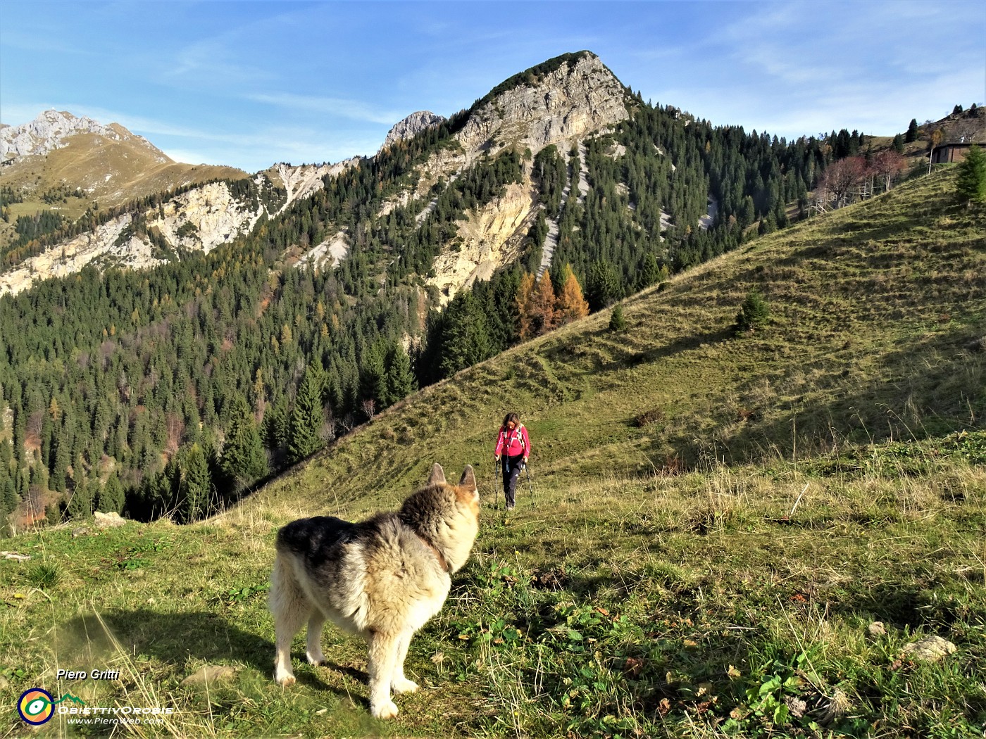 14 Seguendo sentierino per agganciare in alto  sent. 119.JPG